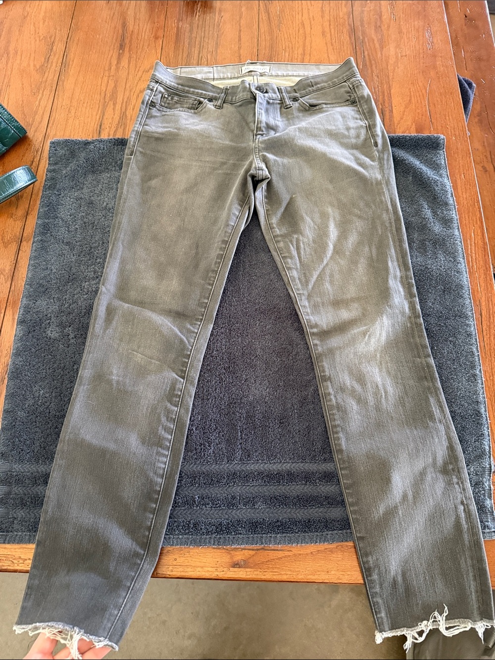 Madewell gray cropped freyed jeans - skinny 28
